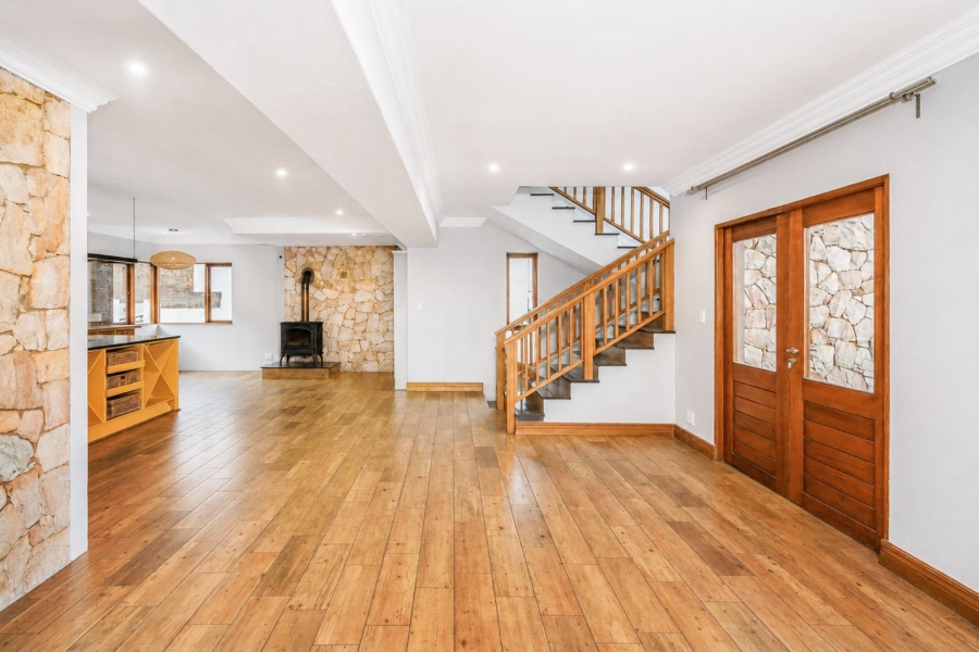 5 Bedroom Property for Sale in Xanadu Eco Park North West
